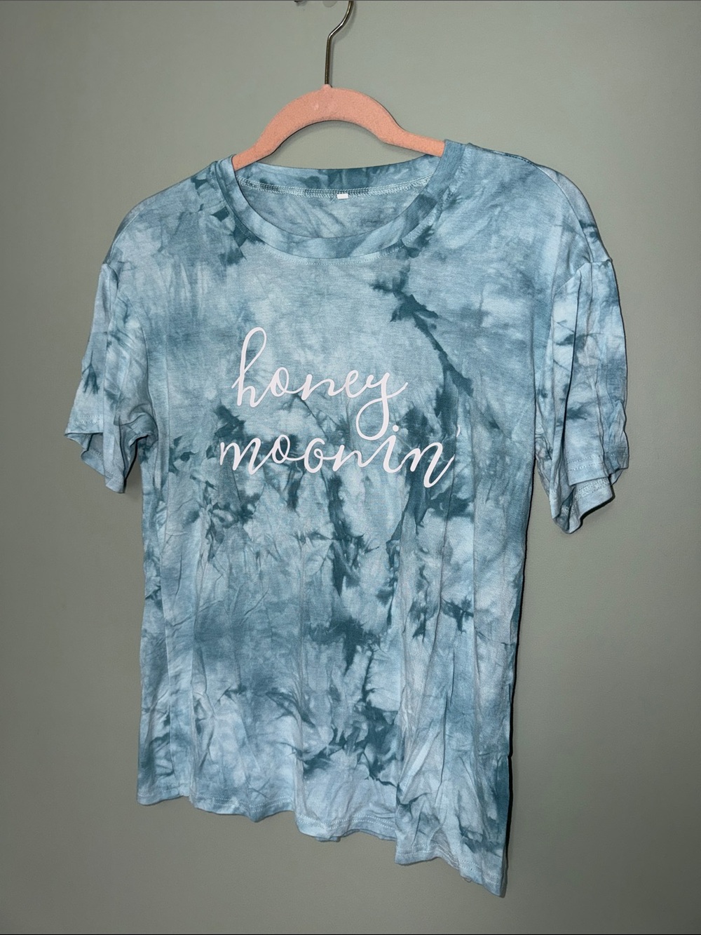 Lotucy Honey Moonin’ Blue Tie Dye Graphic Tee Size Small Like New